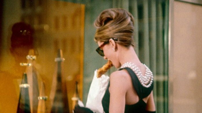 Filmlerdeki İkonik Takılar: Audrey’den Carrie Bradshaw’a